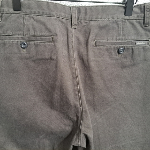 Eddie Bauer Olive Green Classic Fit Jeans   Size 32x30 - Picture 3 of 6